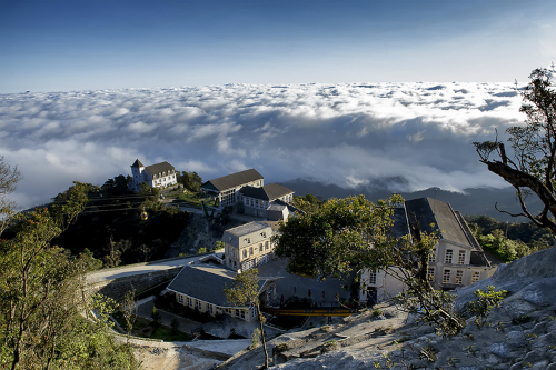 Khám[-]phá[-]hành[-]trình[-]săn[-]mây[-]trên[-]đỉnh[-]Bà[-]Nà